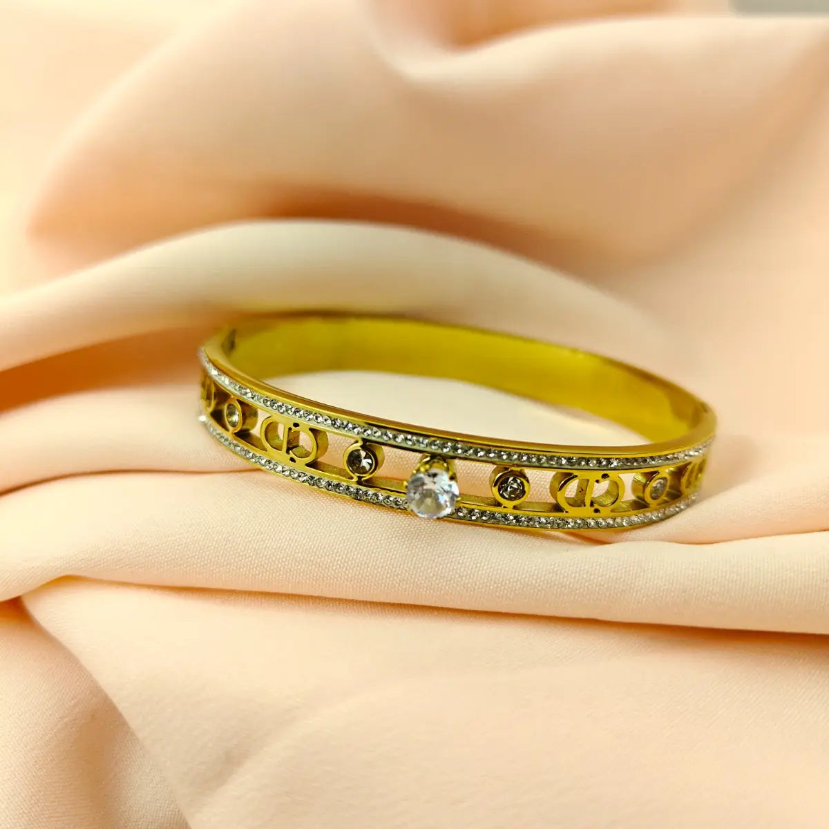 Solitaire Luxe Bangle