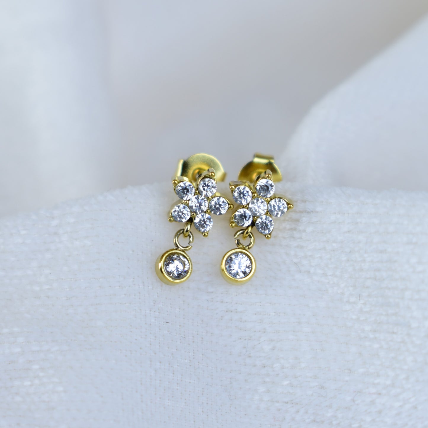 Daisy Spark Drop Studs