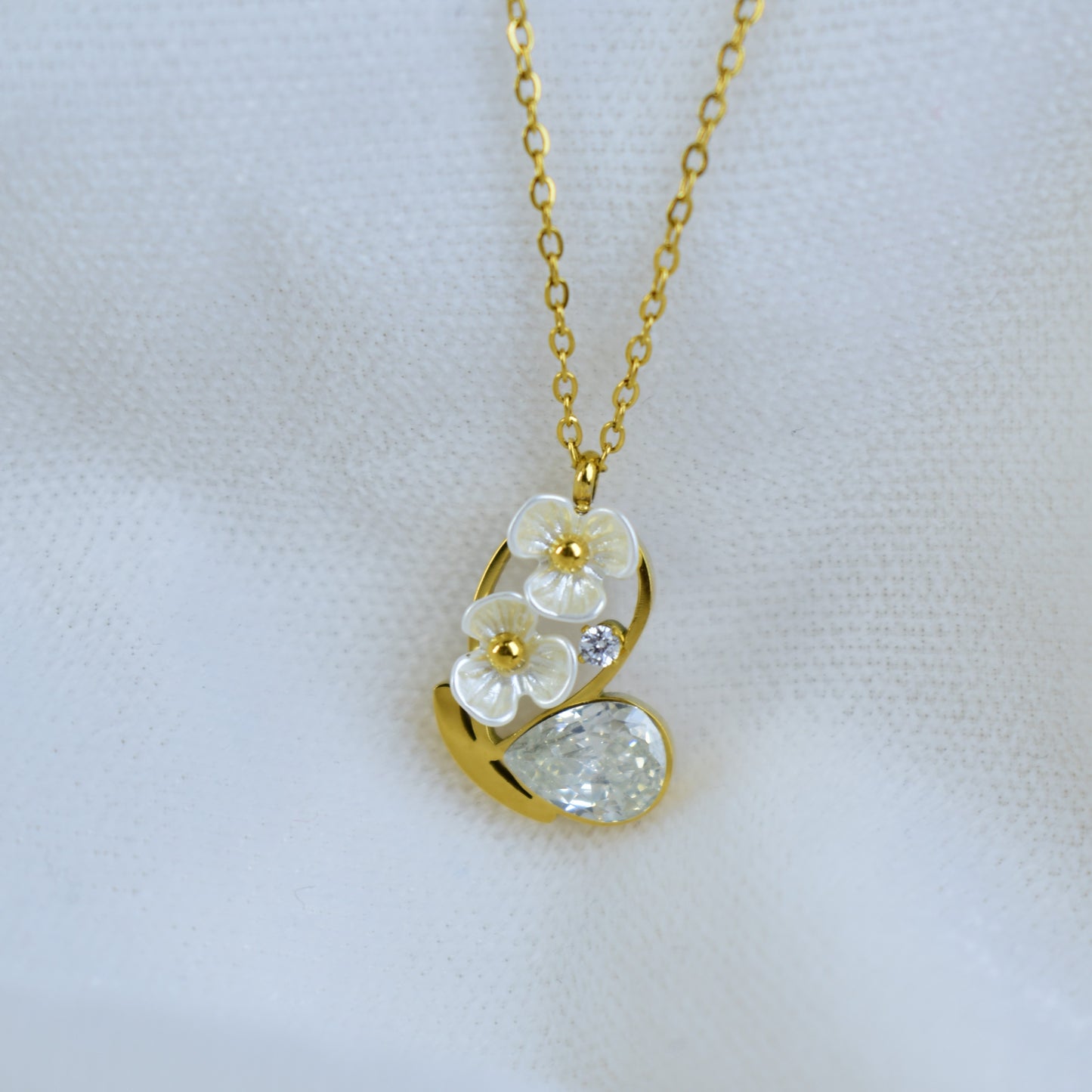 Blossom Dew Pendant Necklace