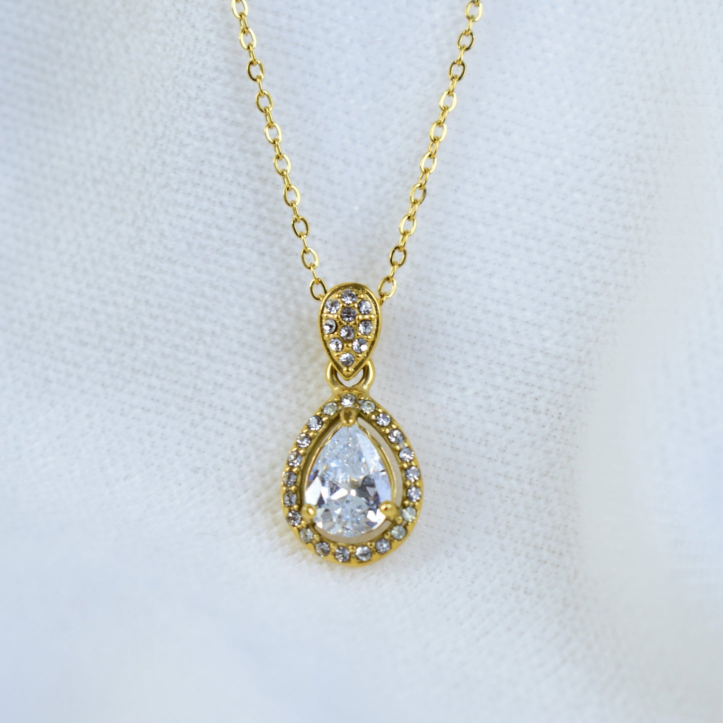 Dewdrop Halo Pendant Necklace