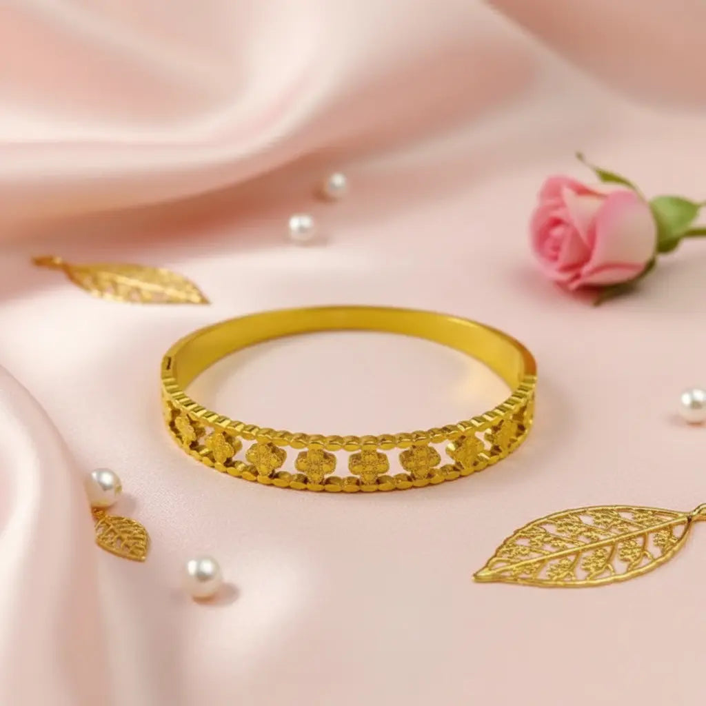 Luck Clover Bangle