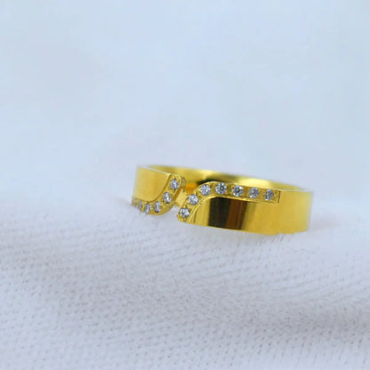 Golden Contour Crystal Ring