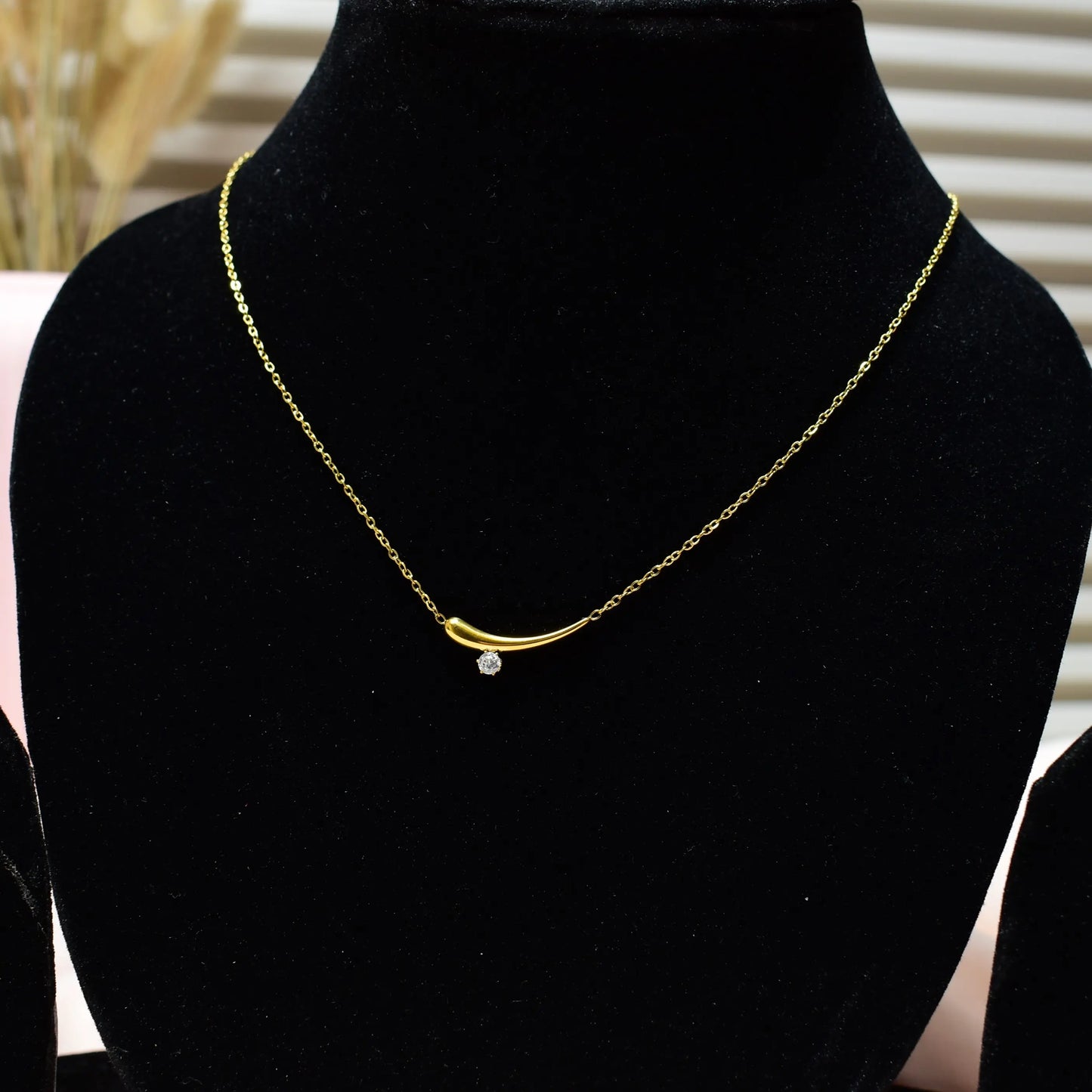 Luna Curve Pendant Necklace