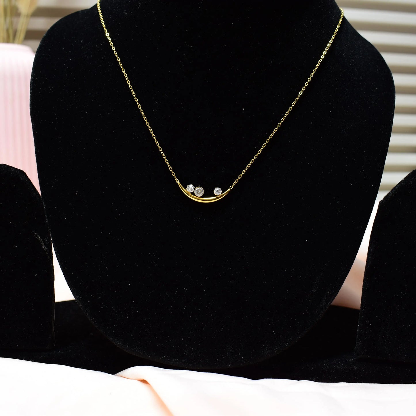 Celeste Curve Necklace