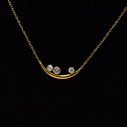 Celeste Curve Necklace