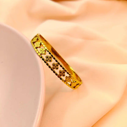 Luck Clover Bangle