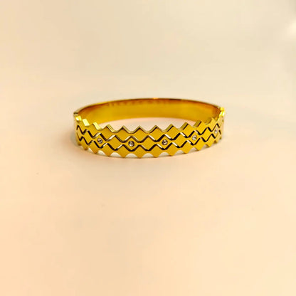 ZigZag Spark Bangle