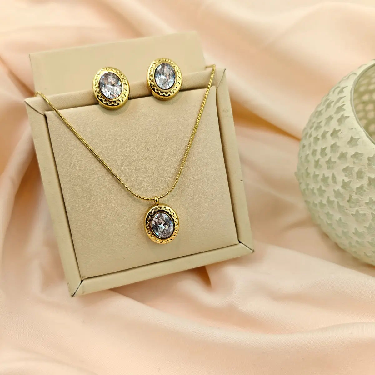 Faceted Oval Pendant Set