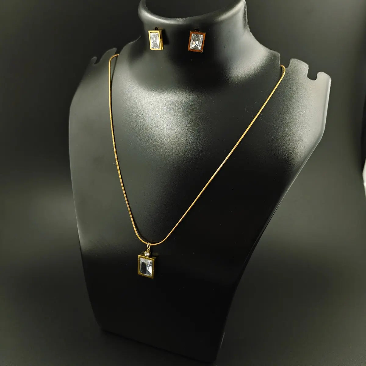 Faceted Cube Pendant Set