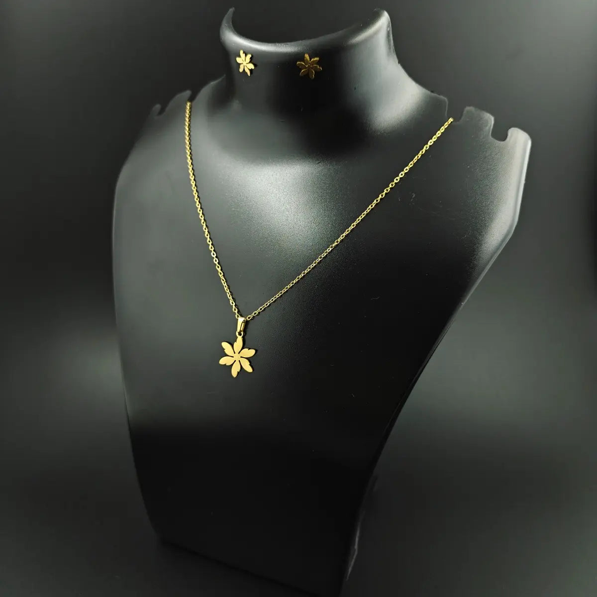 Minimalist Flower Pendant Set
