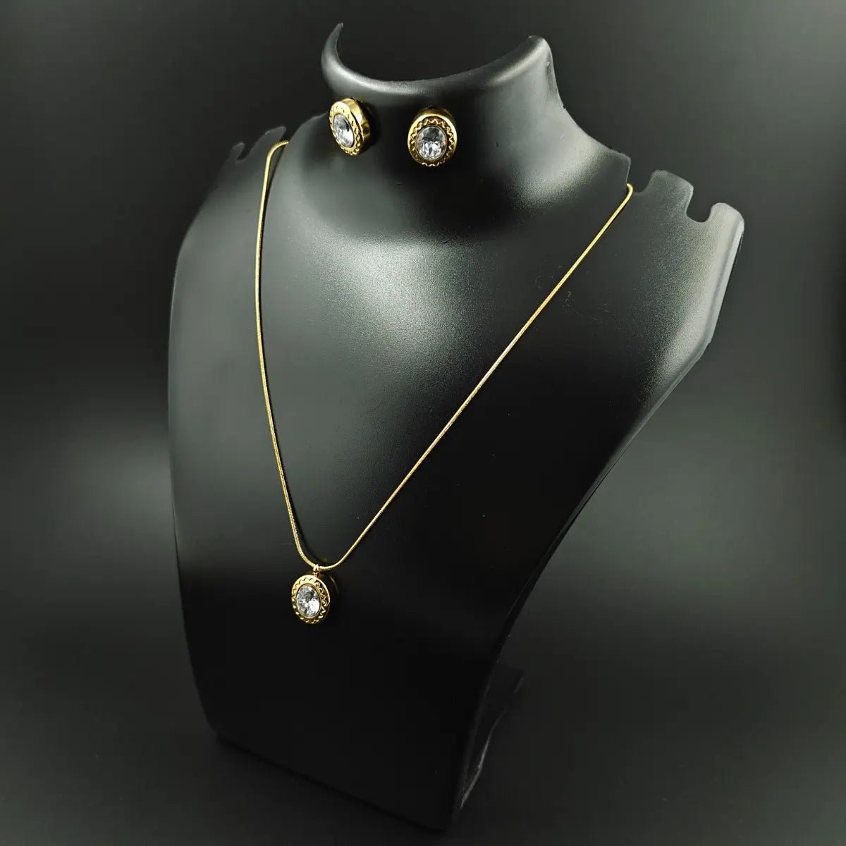 Faceted Oval Pendant Set