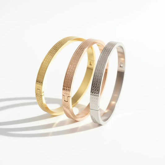 Diamond Patterned Bangle Set