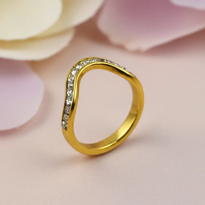 Curved Crystal Wave Ring