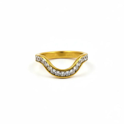 Curved Crystal Wave Ring
