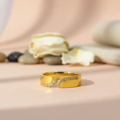 Golden Contour Crystal Ring