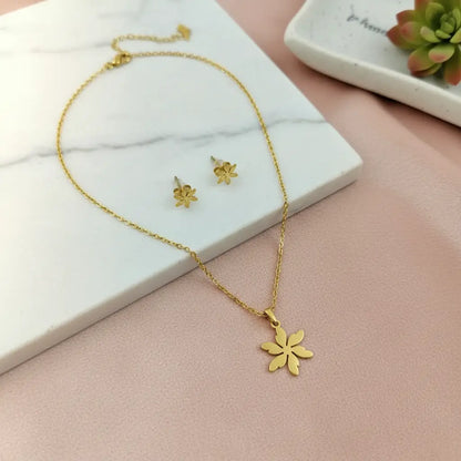Minimalist Flower Pendant Set