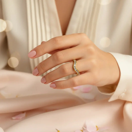 Curved Crystal Wave Ring