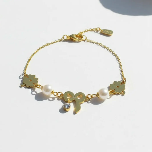 Gilded Bow Clover Pearl Bracelet