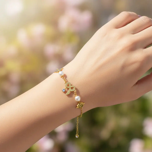 Gilded Bow Clover Pearl Bracelet