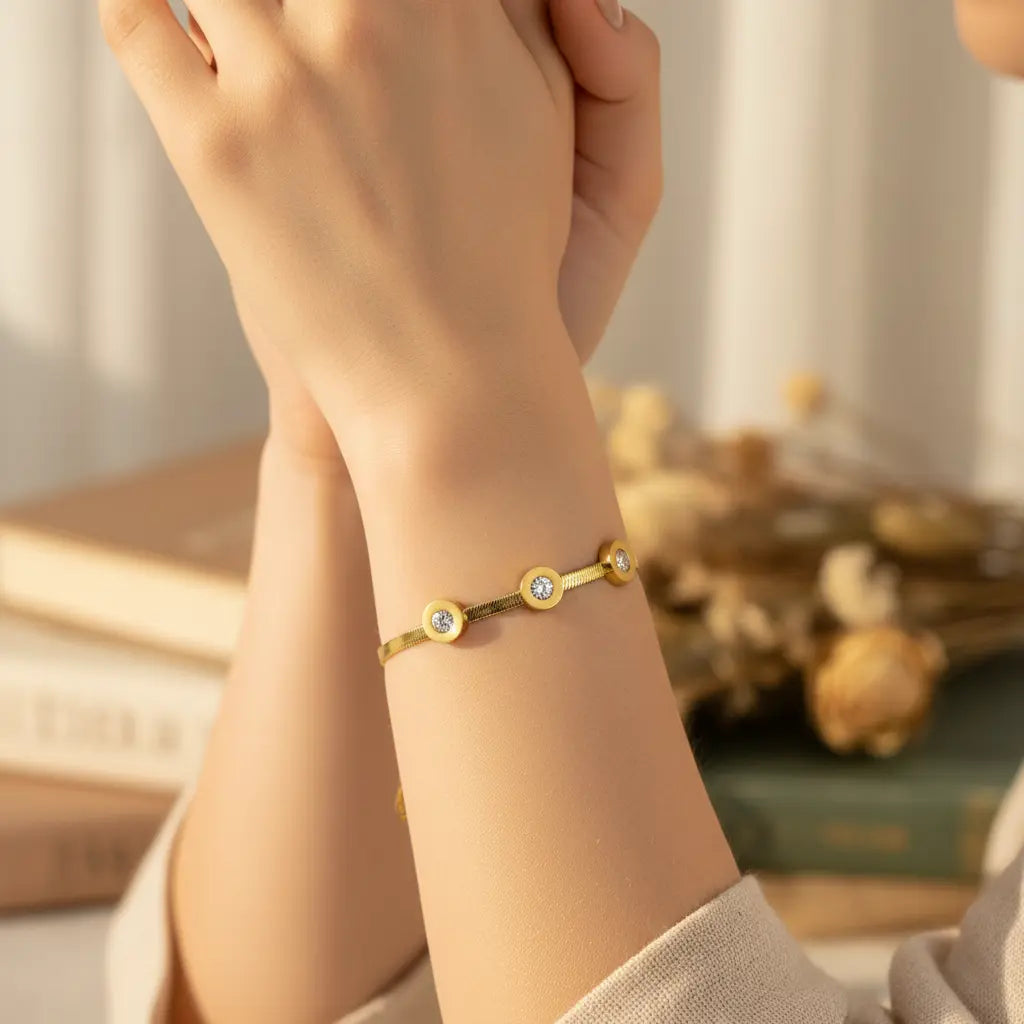 Luxe Solitaire Bezel Bracelet