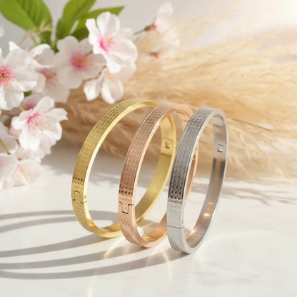 Diamond Patterned Bangle Set