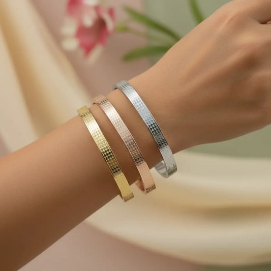 Diamond Patterned Bangle Set
