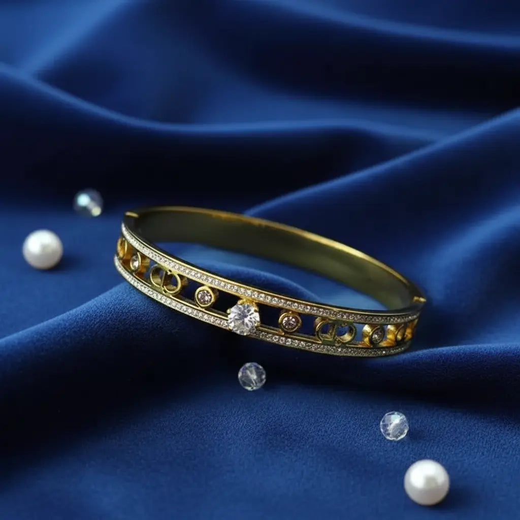 Solitaire Luxe Bangle