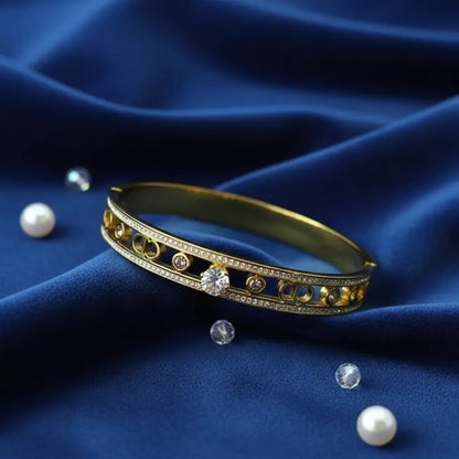 Solitaire Luxe Bangle