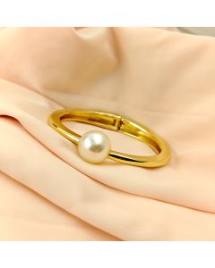 Pearl Luxe Bangle