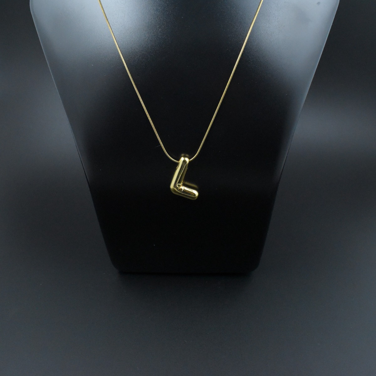 Bold ‘L’ Initial Pendant - Hover