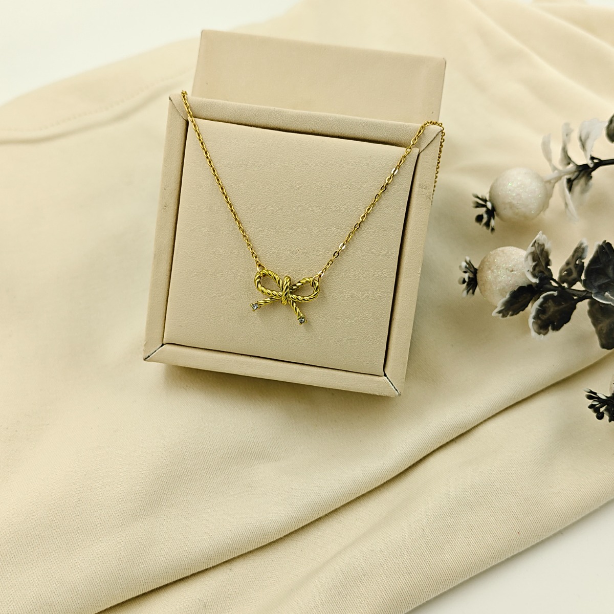 Petite Bowknot Pendant