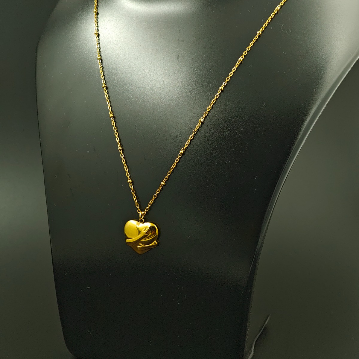 Wearable Hug Pendant - Hover