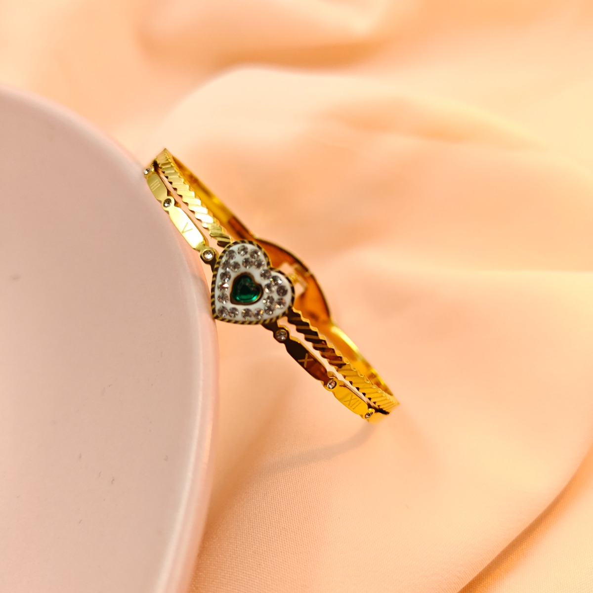 Emerald Love Bangle - Hover