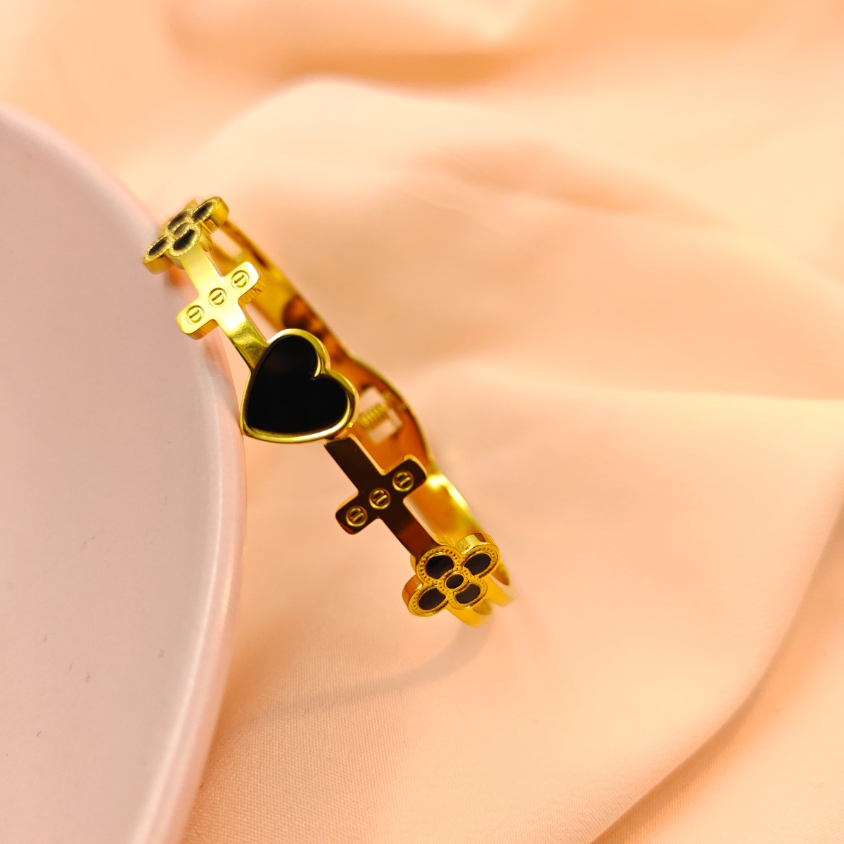 Modern Romantic Bangle 