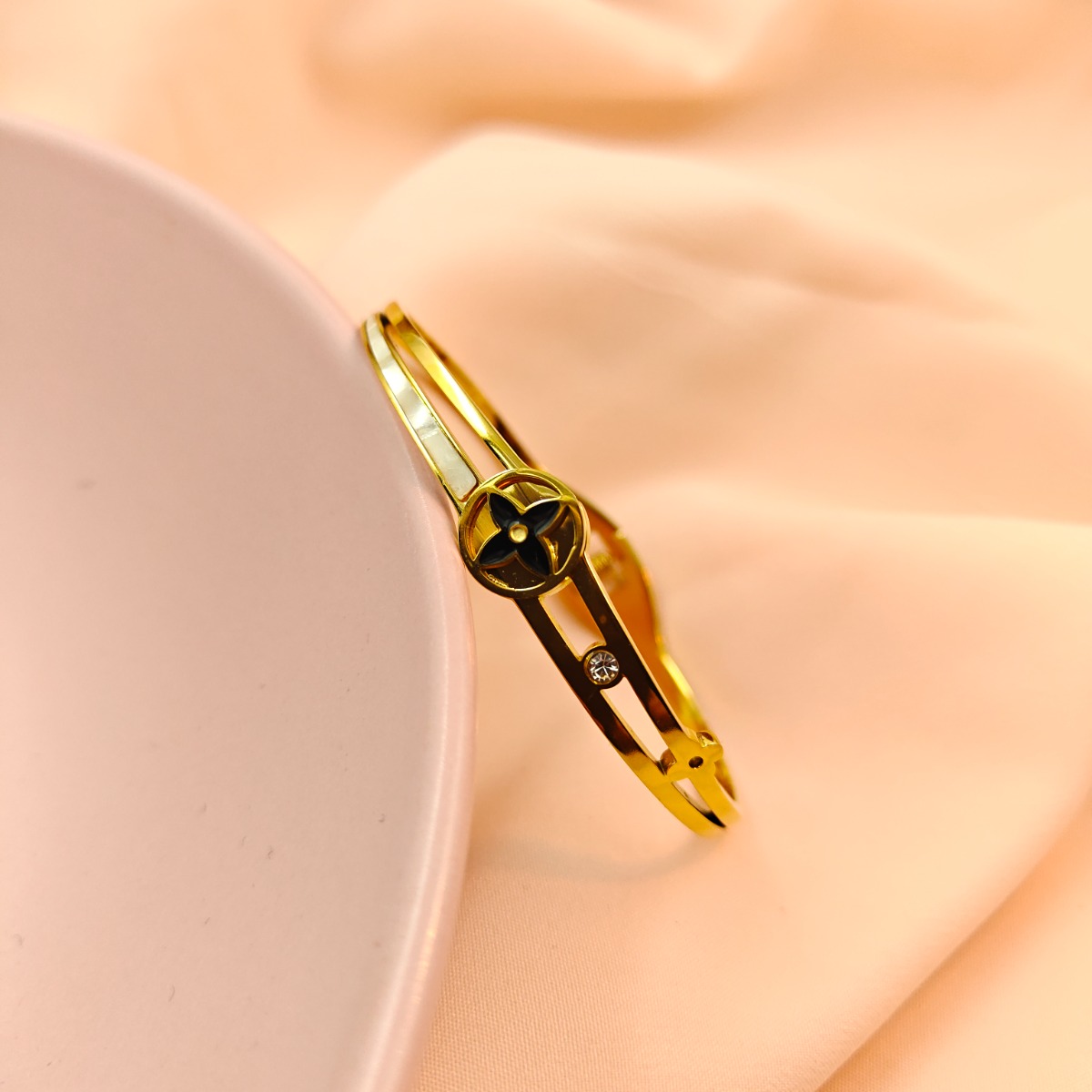 Subtle Bloom Bangle - Hover