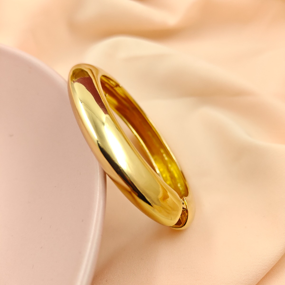 The power bangle - Hover