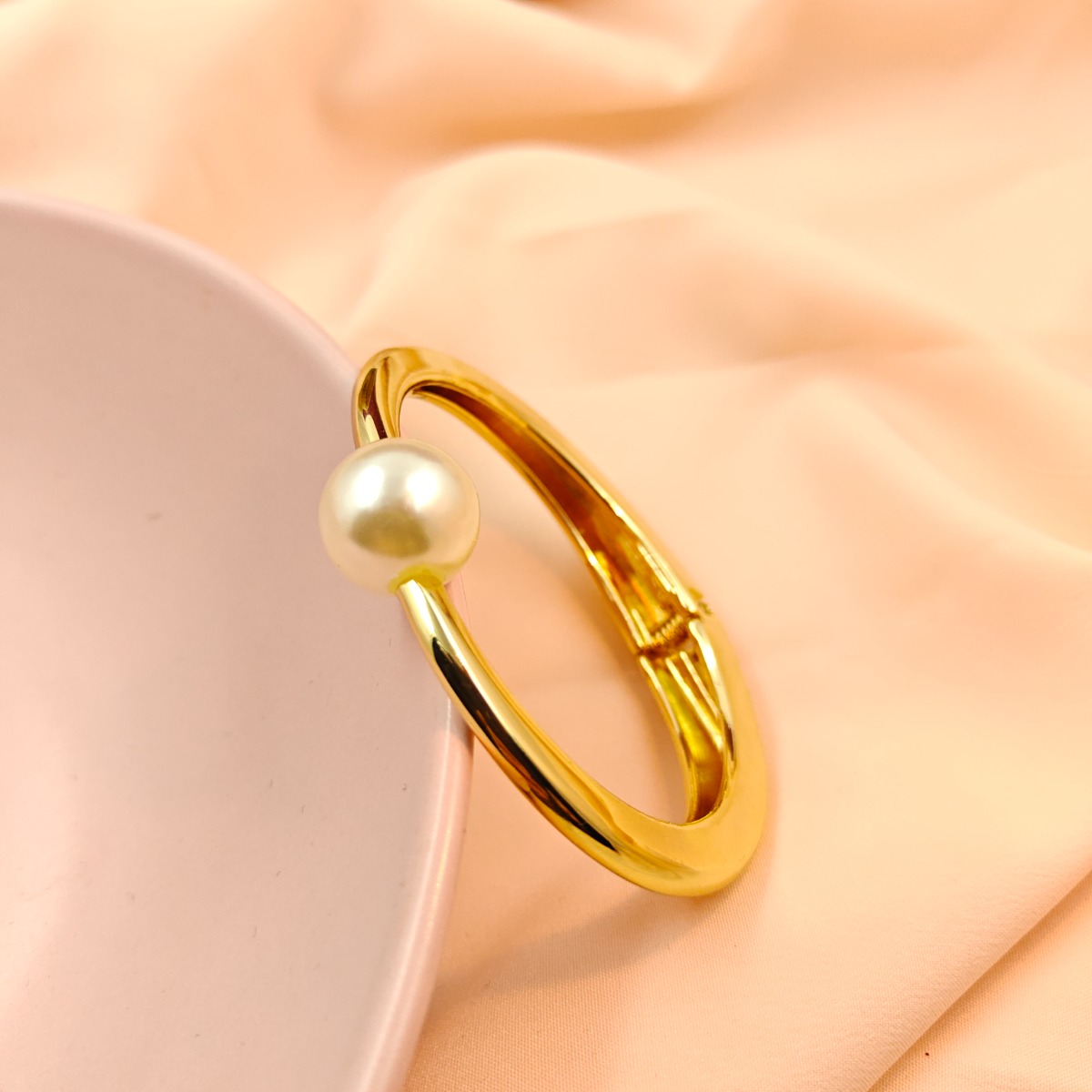 Pearl Luxe Bangle