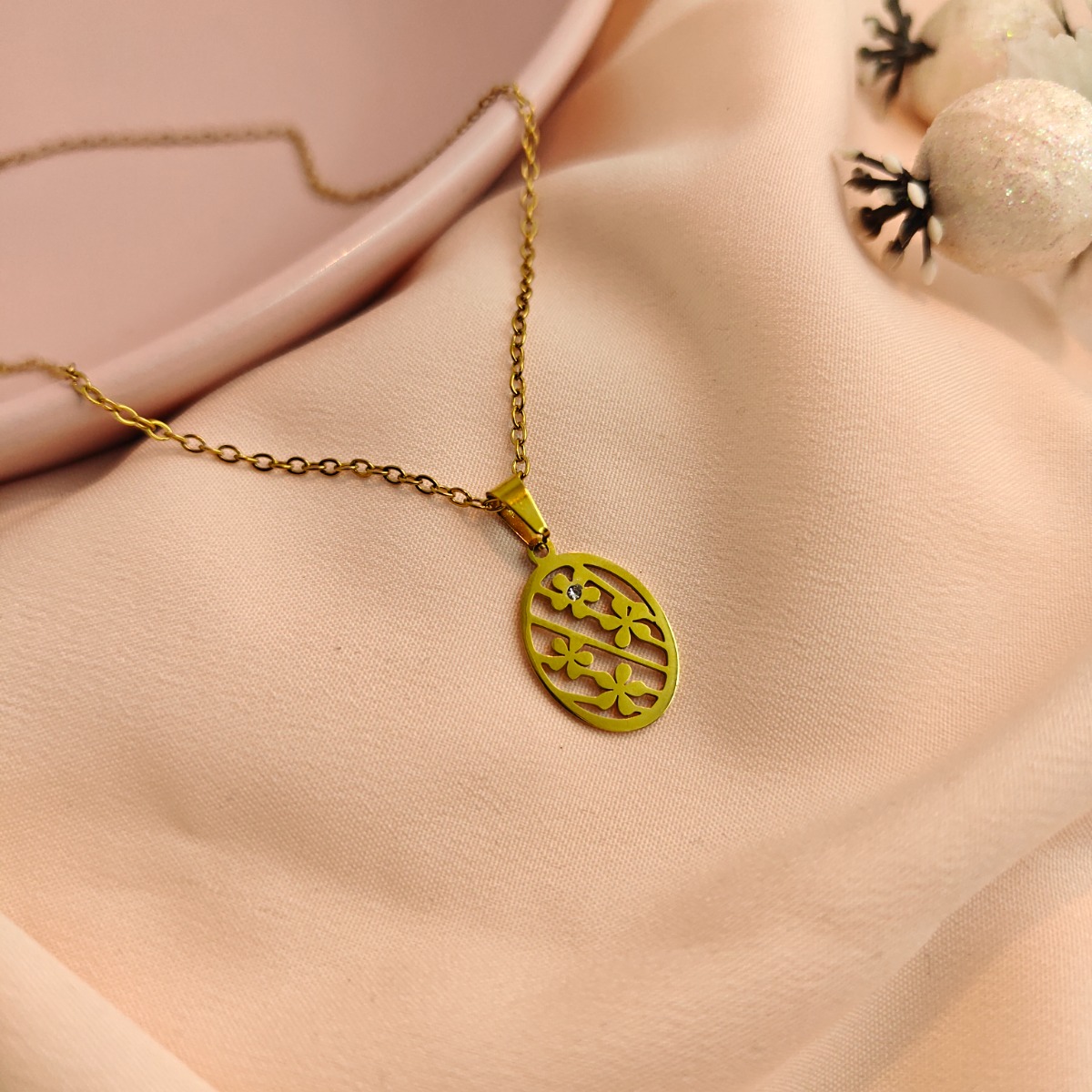 Blooming Oval Necklace