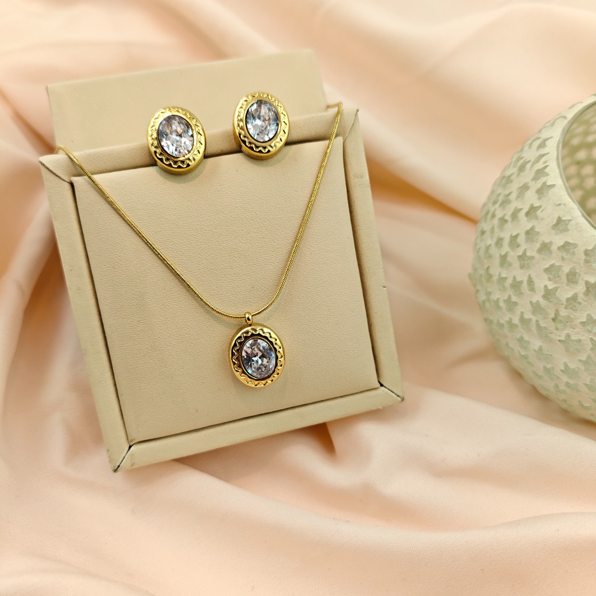 Faceted Oval Pendant Set