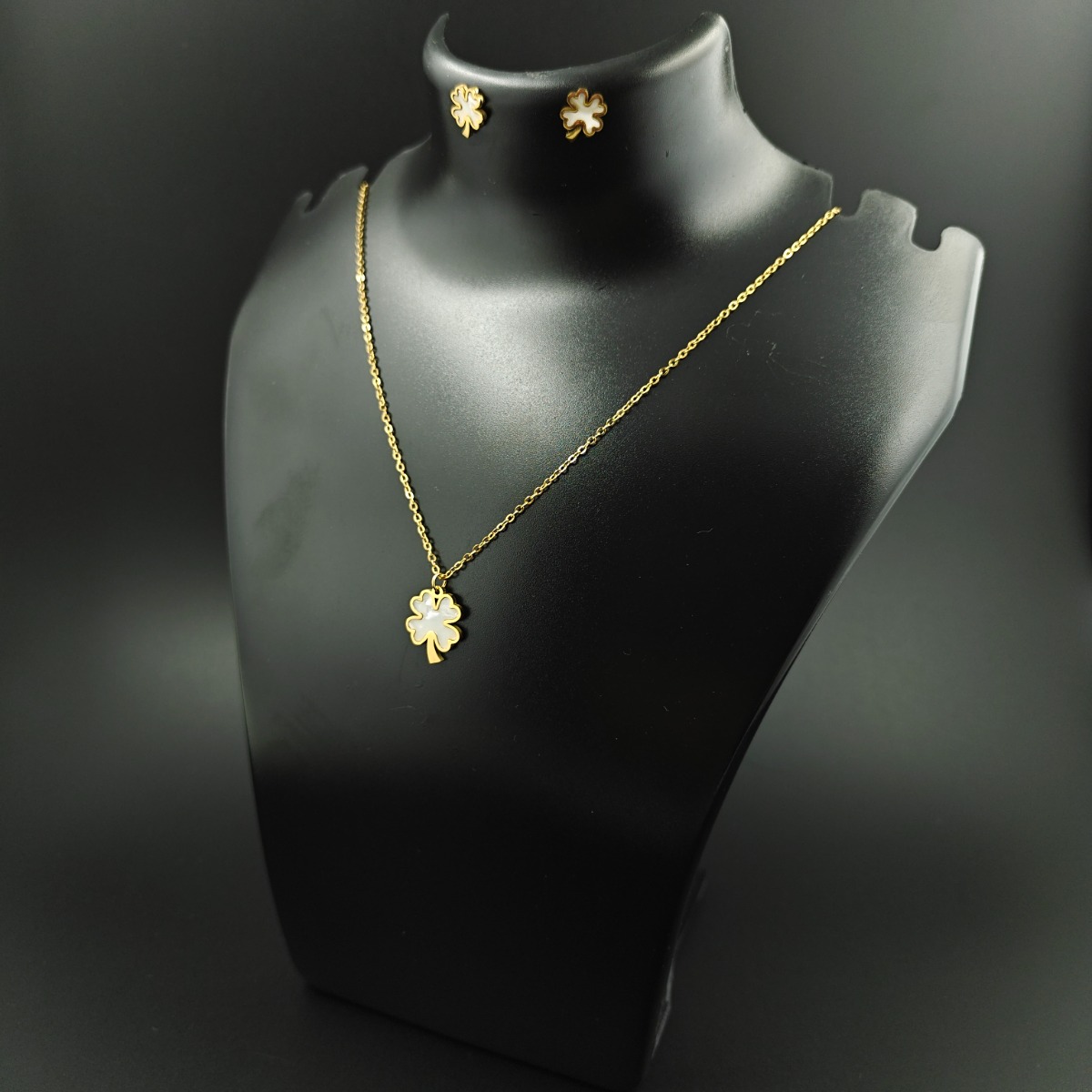 Lucky Clover Pendant Set - Hover