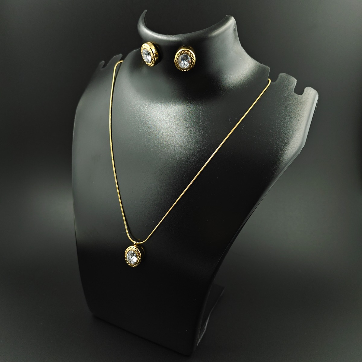 Faceted Oval Pendant Set - Hover