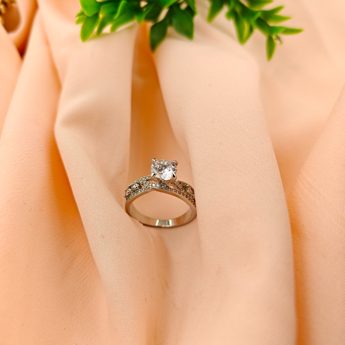 Geometric Solitaire Ring