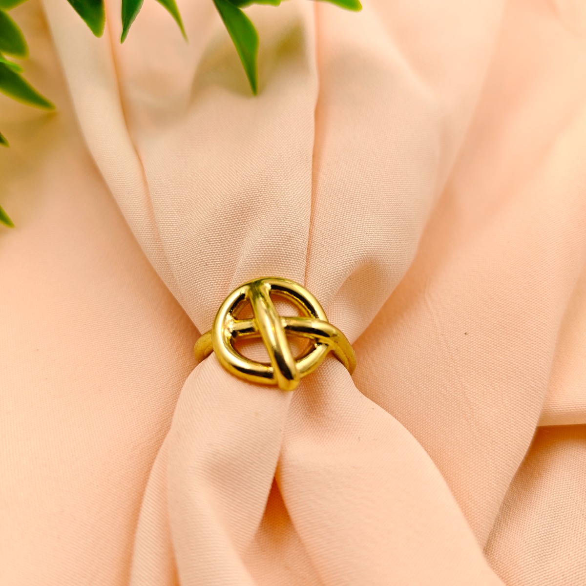 Infinity Knot Ring - Hover