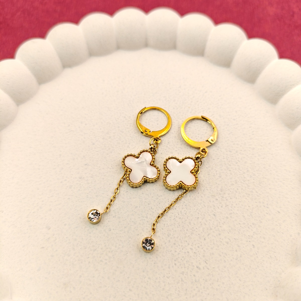 The Dainty Clover Drop Earrings - Hover